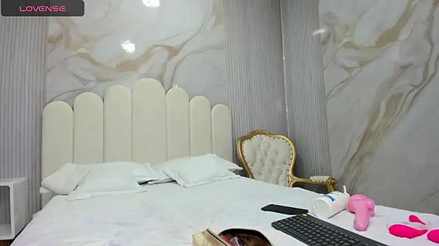 Snapshot of Carohorny4u chatting on March 2025 12:23:02 PM Carohorny4u online show from March 2025 12:23:02 PM