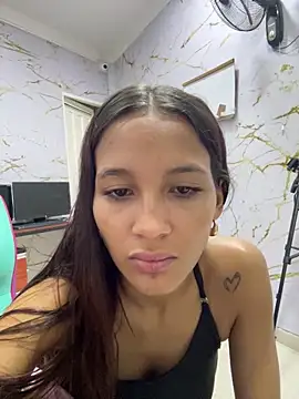 Snapshot of Carohorny4u chatting on December 2025 11:27:02 AM Carohorny4u online show from December 2025 11:27:02 AM