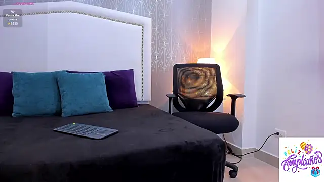  Peach1  online show from October 2025 02:14:01 PM