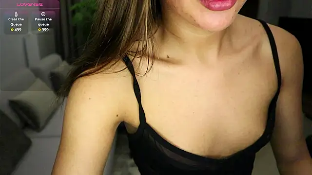 Snapshot of IrisNoire chatting on December 2024 01:51:02 AM IrisNoire online show from December 2024 01:51:02 AM