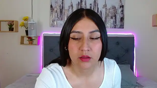 mia aira online show from September 2025 02:54:01 PM