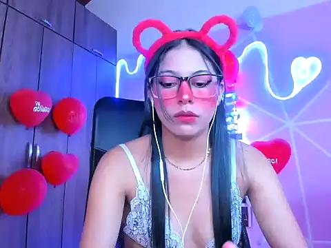 Snapshot of _ALLYSON18_ chatting on February 2025 02:37:01 PM ALLYSON18 online show from February 2025 02:37:01 PM