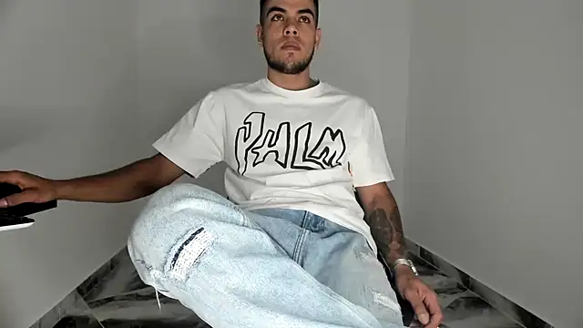 mikee scooth online show from November 2025 04:33:01 PM