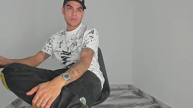 Snapshot of mikee_scooth chatting on January 2026 04:50:02 AM mikee scooth online show from January 2026 04:50:02 AM