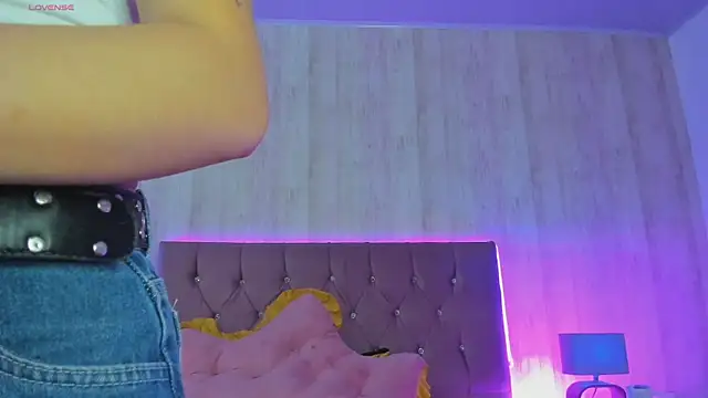 Karito-28 online show from September 2025 02:27:02 PM