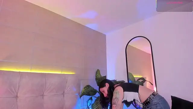 Karito-28 online show from November 2025 01:32:01 PM