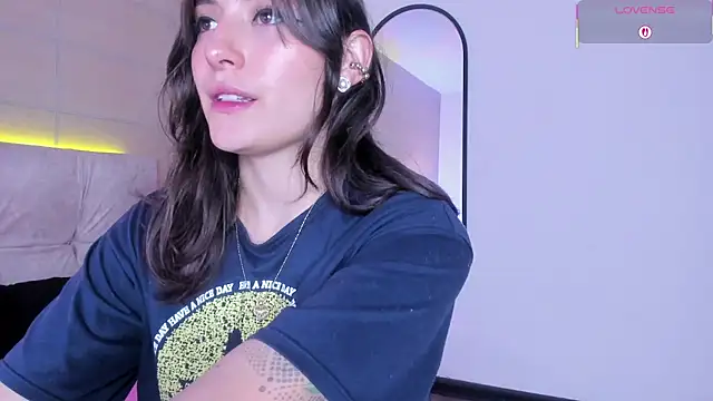 Karito-28 online show from November 2025 12:05:02 PM