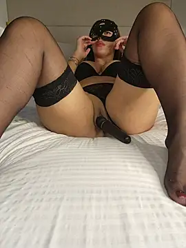 xxxHotQueen online show from November 2025 06:26:01 PM