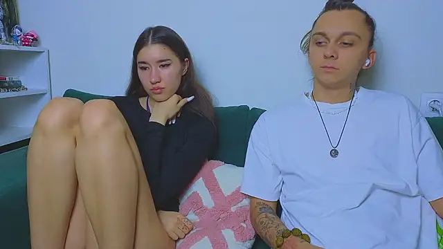 Snapshot of do_u_know_them chatting on March 2026 04:57:02 PM do u know them online show from March 2026 04:57:02 PM