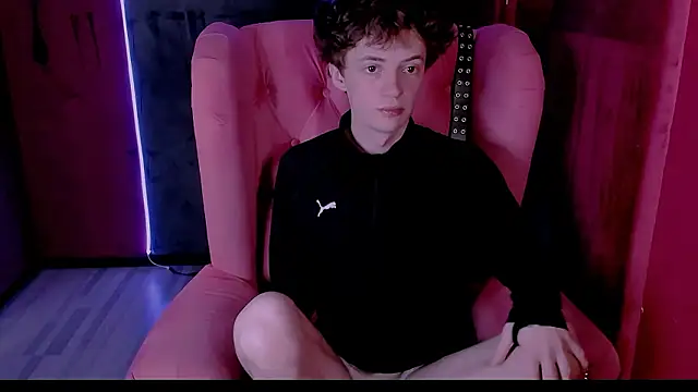 LukeSweet online show from February 2026 10:43:01 AM