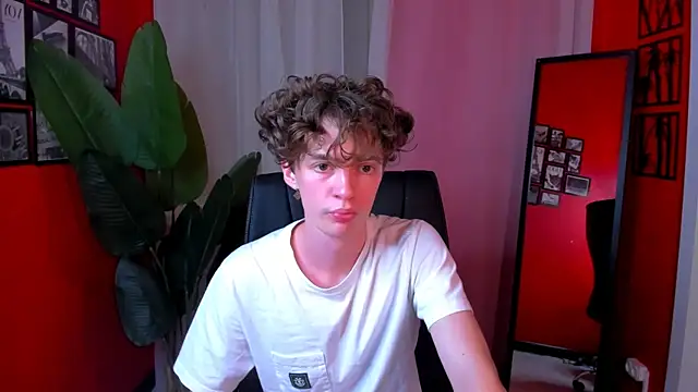 LukeSweet online show from June 2026 04:05:01 PM