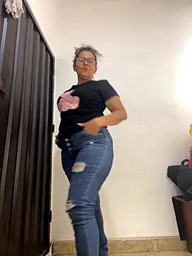 Snapshot of Nadia-melej chatting on November 2025 05:35:02 PM Nadia-melej online show from November 2025 05:35:02 PM