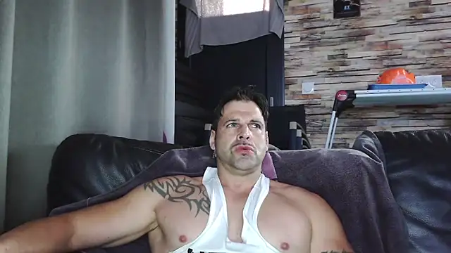 XxBigboybandxX online show from November 2025 02:22:01 PM