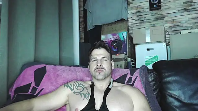 XxBigboybandxX online show from March 2026 06:35:01 PM