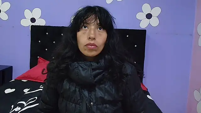 Snapshot of karolinee_66_ chatting on March 2026 04:09:01 AM karolinee 66 online show from March 2026 04:09:01 AM