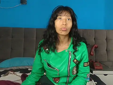 Snapshot of karolinee_66_ chatting on March 2026 04:16:01 AM karolinee 66 online show from March 2026 04:16:01 AM