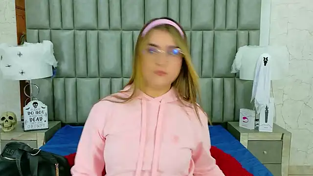 ZoehRoux online show from October 2025 04:01:01 AM