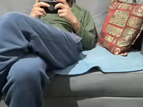 4small4inchlol online show from December 2024 07:03:02 PM