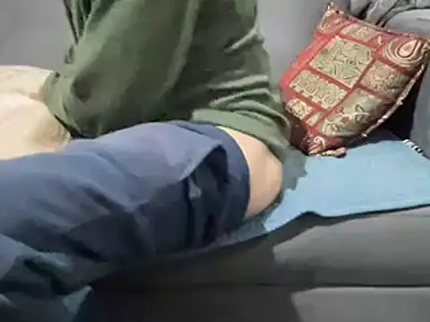 4small4inchlol online show from December 2024 09:13:02 PM