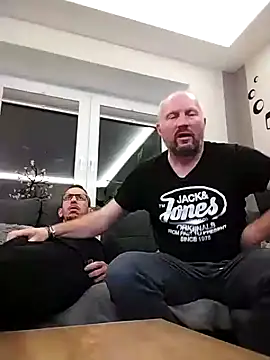 two gays online show from November 2025 09:13:02 PM