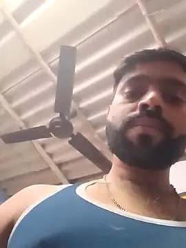 Bullgardenrnc123 online show from November 2025 11:46:02 AM