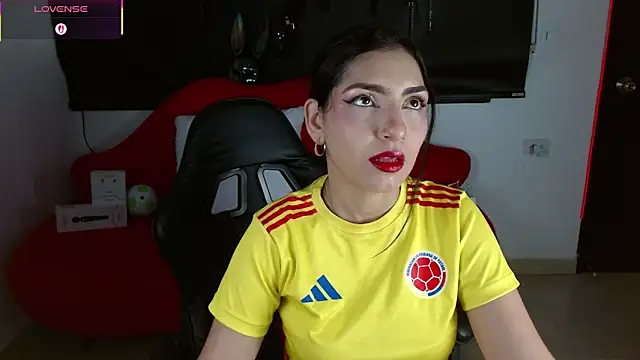 Carolaine69  online show from June 2026 01:23:02 PM