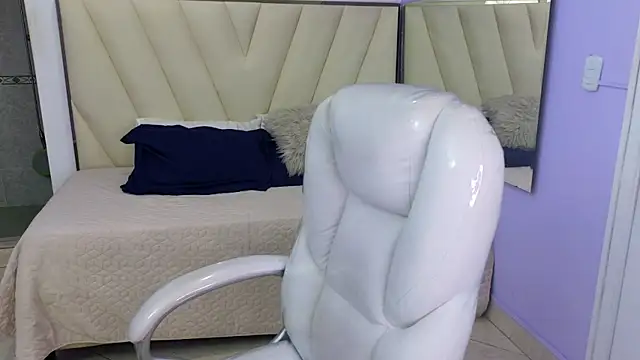 Snapshot of Sexy_paradise18_ chatting on December 2024 07:31:01 AM Sexy paradise18 online show from December 2024 07:31:01 AM