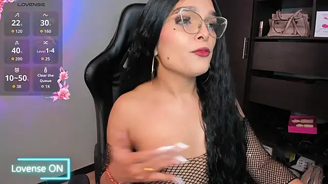 Snapshot of MeganDaviees chatting on October 2025 01:36:02 AM MeganDaviees online show from October 2025 01:36:02 AM