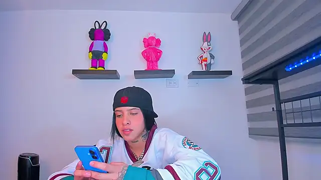 Gangster Girl online show from October 2025 11:16:01 PM