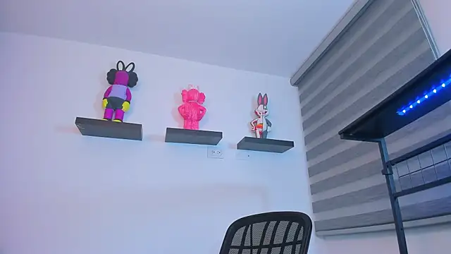 Gangster Girl online show from November 2025 12:31:01 AM