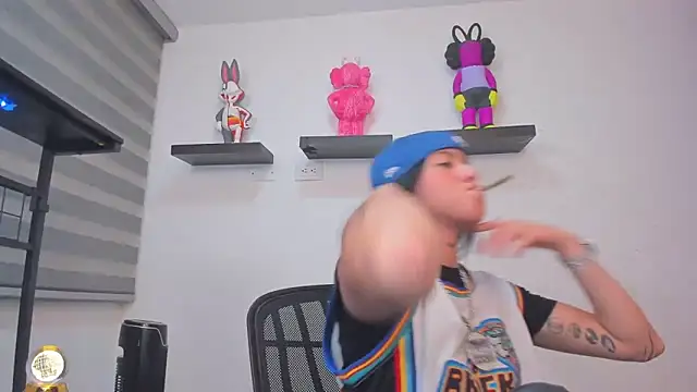 Gangster Girl online show from May 2026 05:35:02 AM