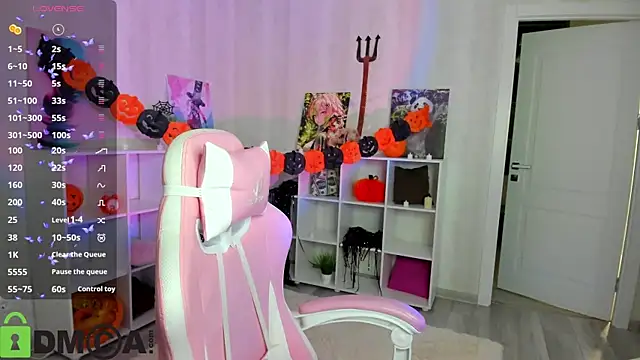 Lasly Fox online show from October 2025 12:12:02 AM