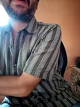 Snapshot of daddy_indian chatting on December 2024 04:45:02 AM daddy indian online show from December 2024 04:45:02 AM