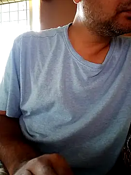 Snapshot of daddy_indian chatting on October 2025 04:33:01 AM daddy indian online show from October 2025 04:33:01 AM