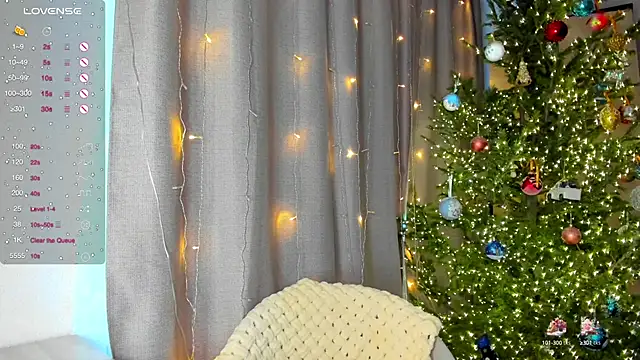 Snapshot of Maya_Willis chatting on December 2024 08:15:02 AM Maya Willis online show from December 2024 08:15:02 AM
