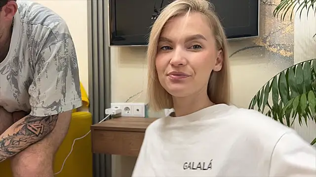 Adelovenick online show from November 2025 11:45:01 AM