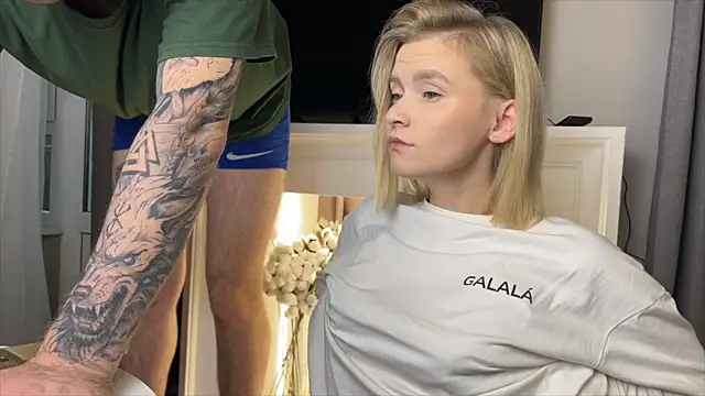 Snapshot of Adelovenick chatting on November 2025 01:23:01 PM Adelovenick online show from November 2025 01:23:01 PM