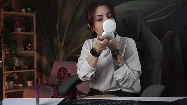 Snapshot of Lana__May chatting on October 2025 06:03:01 AM Lana May online show from October 2025 06:03:01 AM