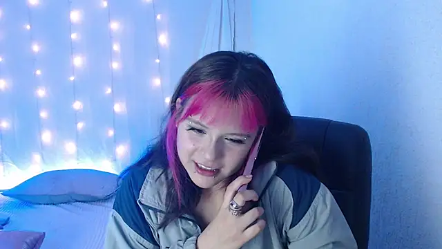 mixie cute online show from December 2024 10:52:02 PM