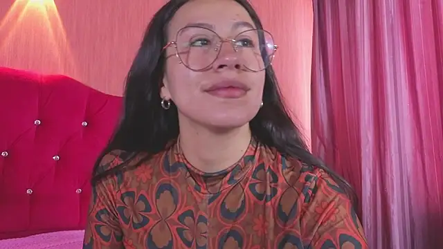 EmiGomez  online show from December 2025 01:53:01 PM