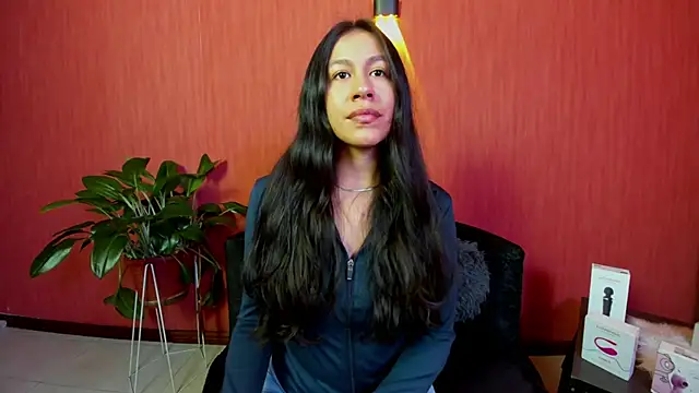 EmiGomez  online show from May 2026 02:22:01 PM