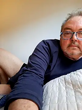 Snapshot of bluangelo chatting on November 2025 01:36:02 PM bluangelo online show from November 2025 01:36:02 PM