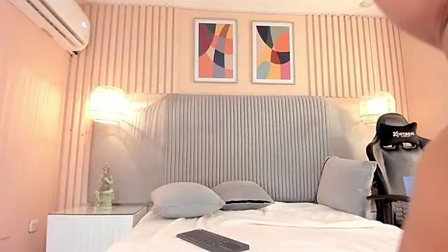 samyriverss online show from November 2025 10:58:01 AM