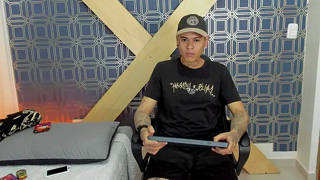 Snapshot of jamesinked_ chatting on January 2025 03:44:02 PM jamesinked online show from January 2025 03:44:02 PM
