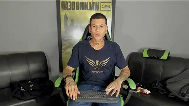 Snapshot of jamesinked_ chatting on January 2025 02:24:02 AM jamesinked online show from January 2025 02:24:02 AM