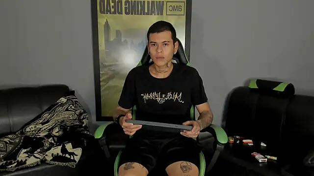 Snapshot of jamesinked_ chatting on January 2025 02:03:02 AM jamesinked online show from January 2025 02:03:02 AM