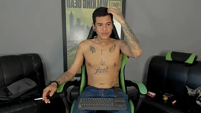 Snapshot of jamesinked_ chatting on February 2025 05:18:01 PM jamesinked online show from February 2025 05:18:01 PM