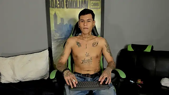 Snapshot of jamesinked_ chatting on March 2025 01:32:02 AM jamesinked online show from March 2025 01:32:02 AM