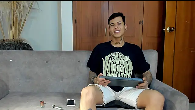 Snapshot of jamesinked_ chatting on October 2025 07:27:02 PM jamesinked online show from October 2025 07:27:02 PM