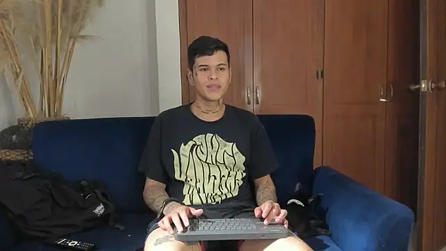 Snapshot of jamesinked_ chatting on November 2025 04:01:02 AM jamesinked online show from November 2025 04:01:02 AM